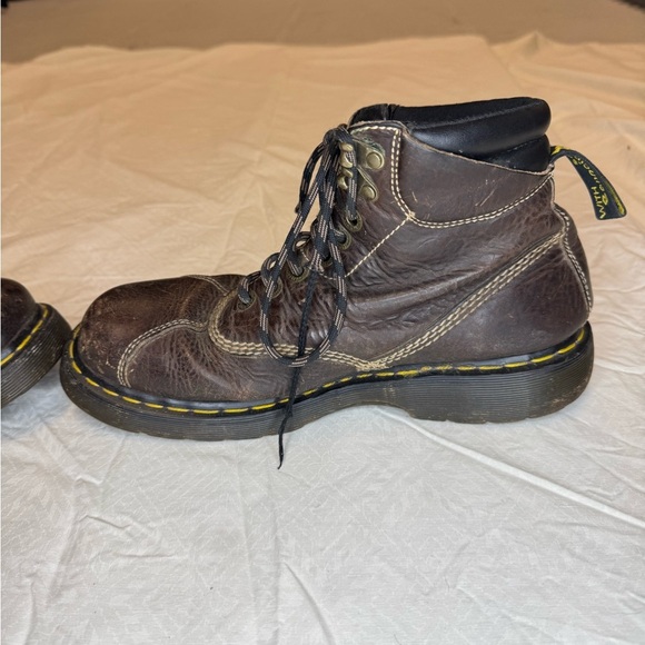 Dr. Martens Men's Brown Leather Boots - Picture 6 of 7